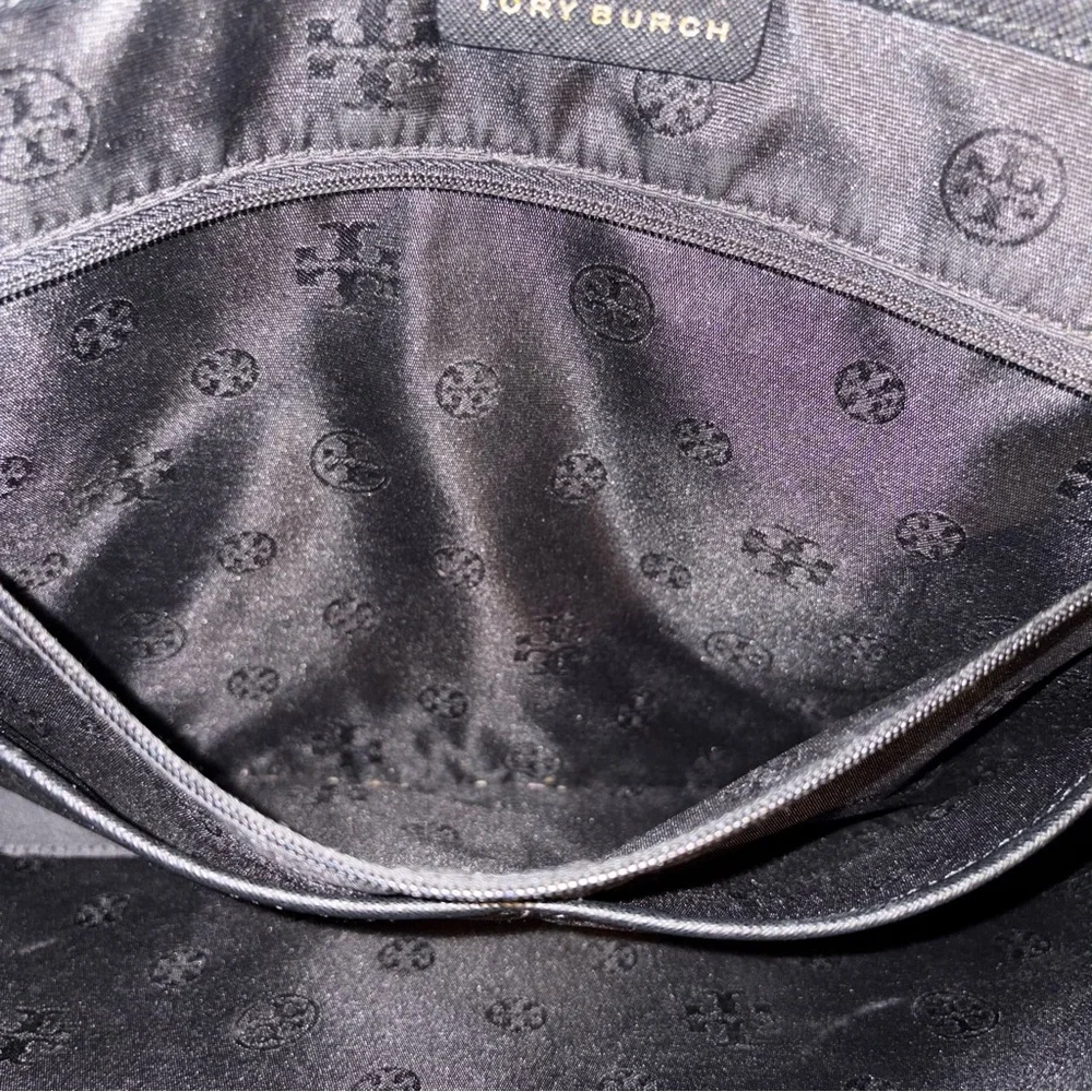 ❌SOLD!❌ $320 Tory Burch York Tote Black Saffiano Leather size Large EUC - Picture 15 of 17